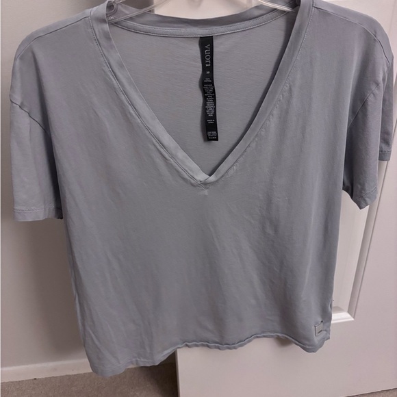 Vuori Tops - Vuori Women's Sutton V-neck